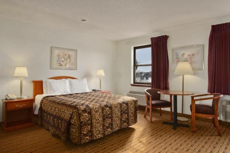 Days Inn By Wyndham Lancaster Pa Dutch Country Ronks Exterior photo